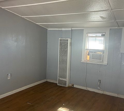 3rd image of 1825 Mentone Blvd #C