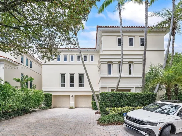 3504 Bayshore Villas Dr, Miami, FL 33133