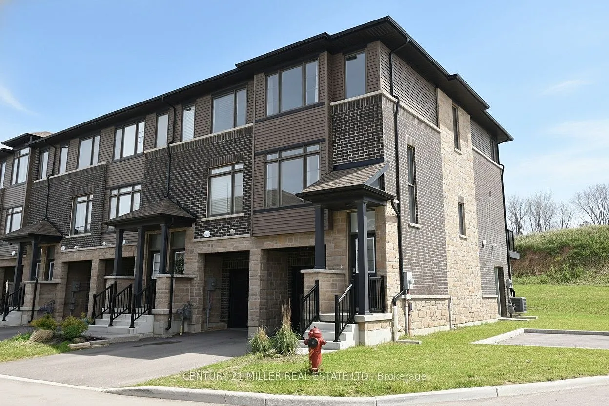 3 bed, $2,500 — Photo 1