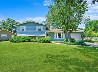 448 Thunderbird Trl, Carol Stream, IL 60188