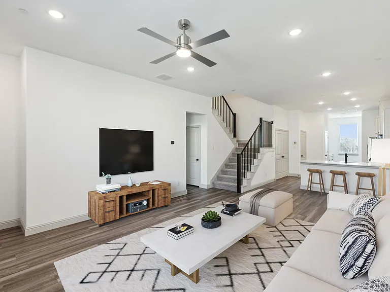 7043 Granbury Ln — Photo 3