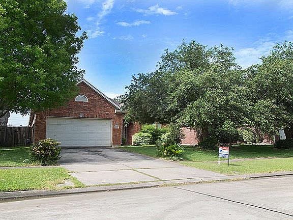 5th image of 3219 Stratford Manor Dr