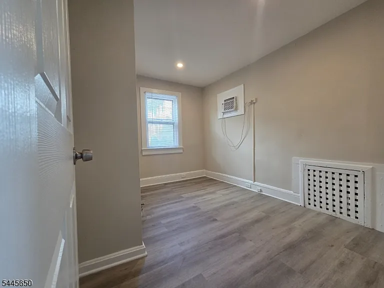 323 William St #1 — Photo 11