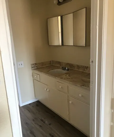 Del Rosa Palms Apartments — Photo 18