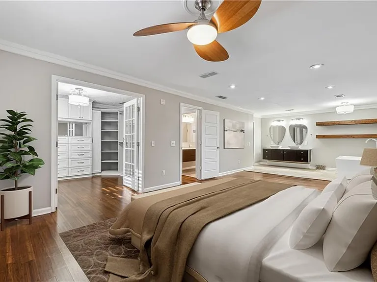6895 Riverside Dr — Photo 22