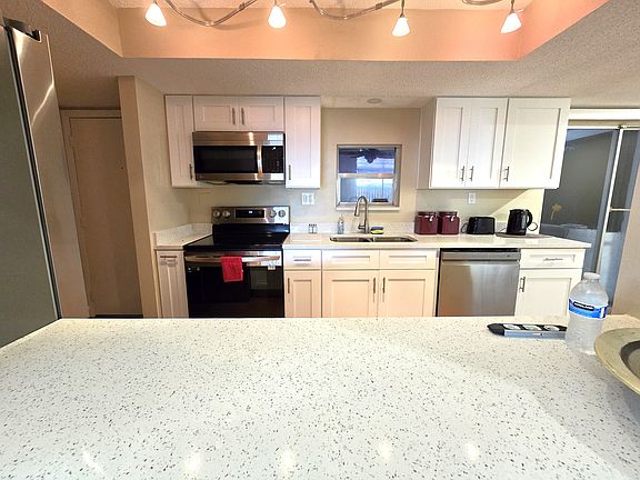 4th image of 7922 Citrus Dr #0
