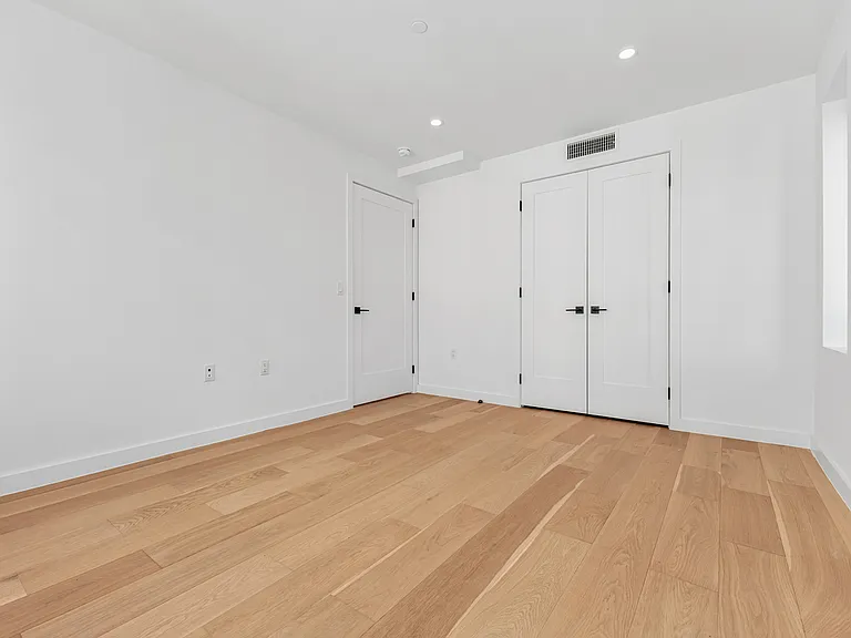 21-10 31st Ave #6F — Photo 9