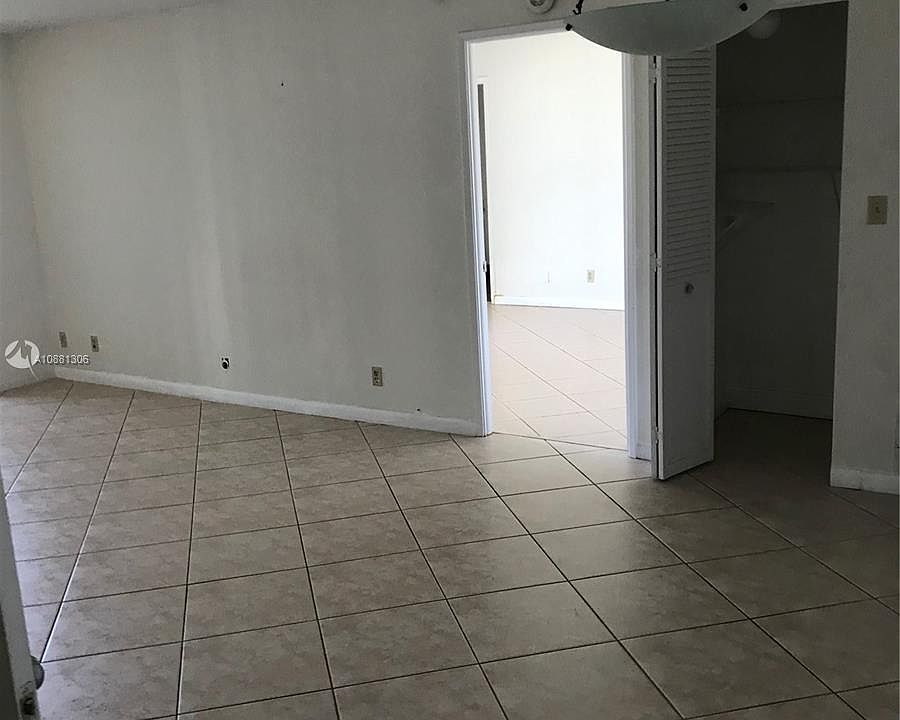 1st image of 18181 NE 31st Ct APT 1702