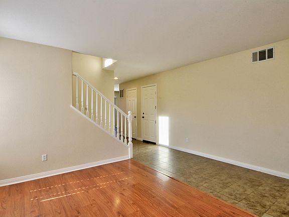 5th image of 25872 Marco Polo St