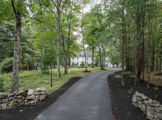 68 Perry Rd, Bedford, NH 03110