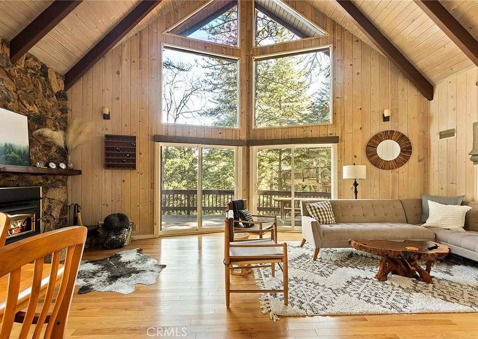 1st image of 27398 Pinewood Dr