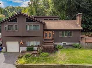 43 Hiatt St, Fall River, MA 02721