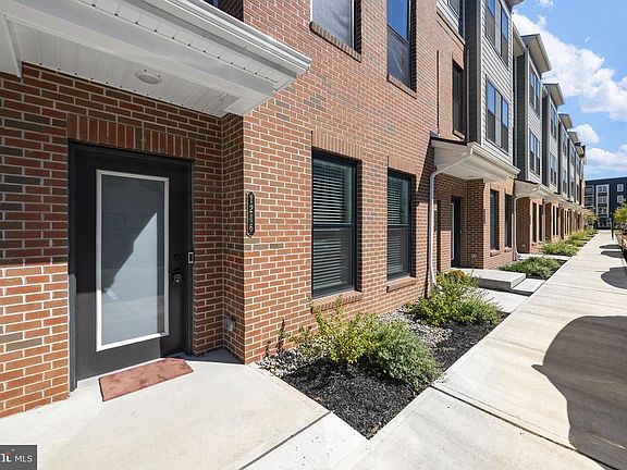 2nd image of 1216 Parker Blvd