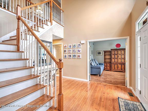 4th image of 120 Piccadilly Dr