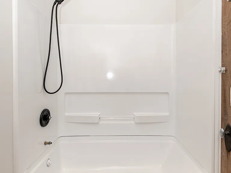 819 Colonial Ave — Photo 8