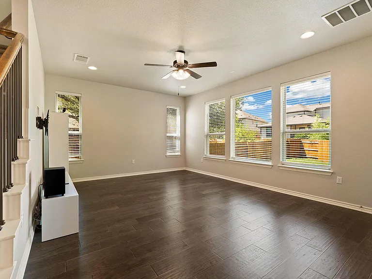 9010 Gage Dr — Photo 10