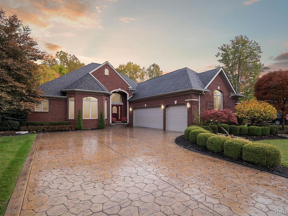 1st image of 57172 Scenic Hollow Dr
