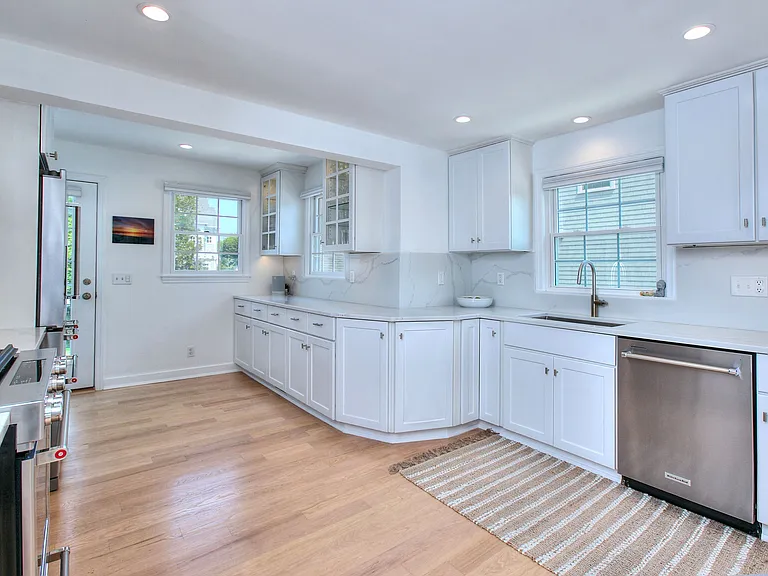 537 Penfield Rd — Photo 7
