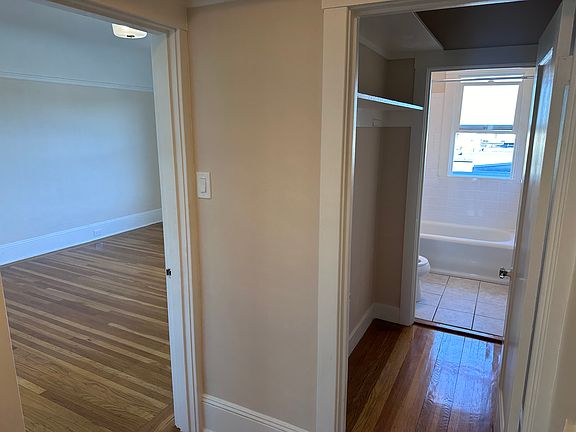 3rd image of 2090 Grove St #9
