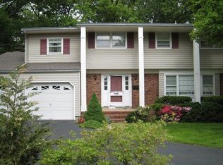 52 Eileen Way, Edison, NJ 08837