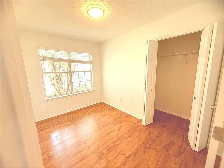 106 Northchase Ct — Photo 12
