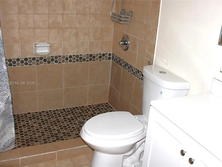 2260 W 55th St #2 — Photo 13