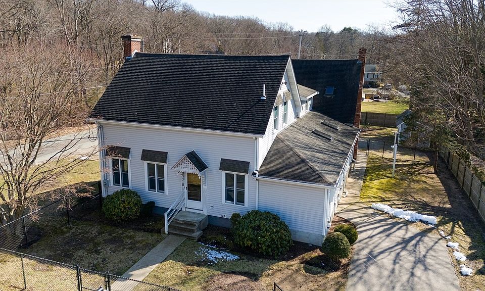 2nd image of 15 Melcher St