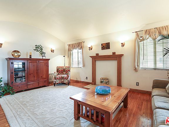 5th image of 2329 W 79th St