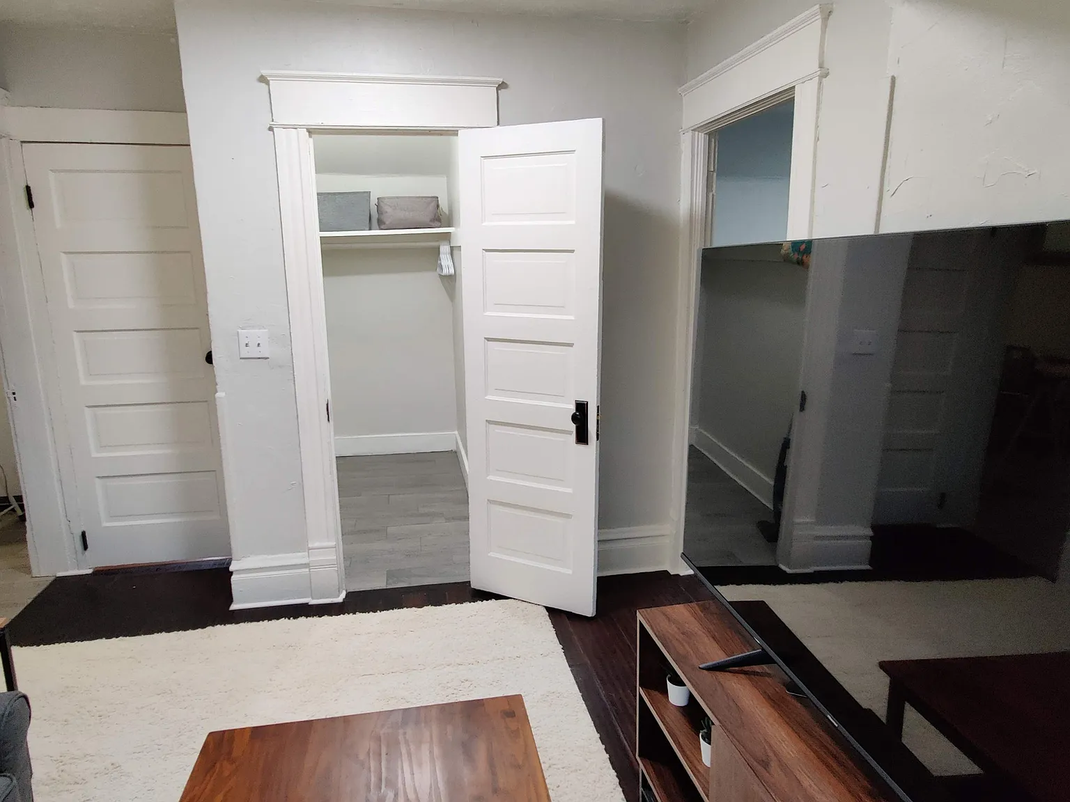 Upstairs apartment close to liberty park — Photo 3