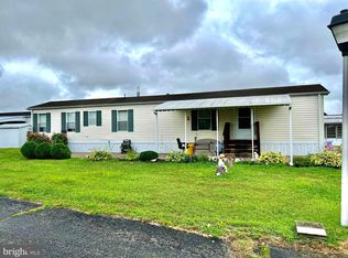 9 Oak Dr, Sicklerville, NJ 08081