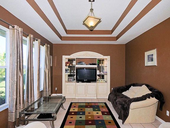 2nd image of 1004 NW 9th Pl
