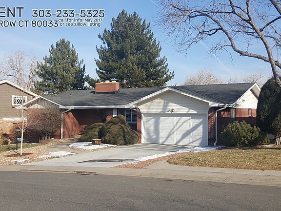 3372 Front Yard and Garage