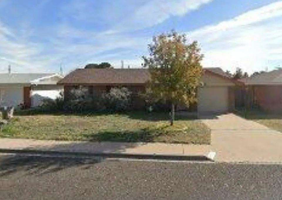 3712 Springbrook Dr