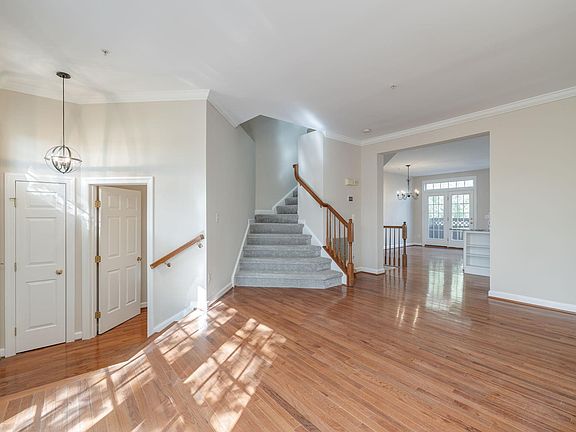 3rd image of 8157 Skelton Cir
