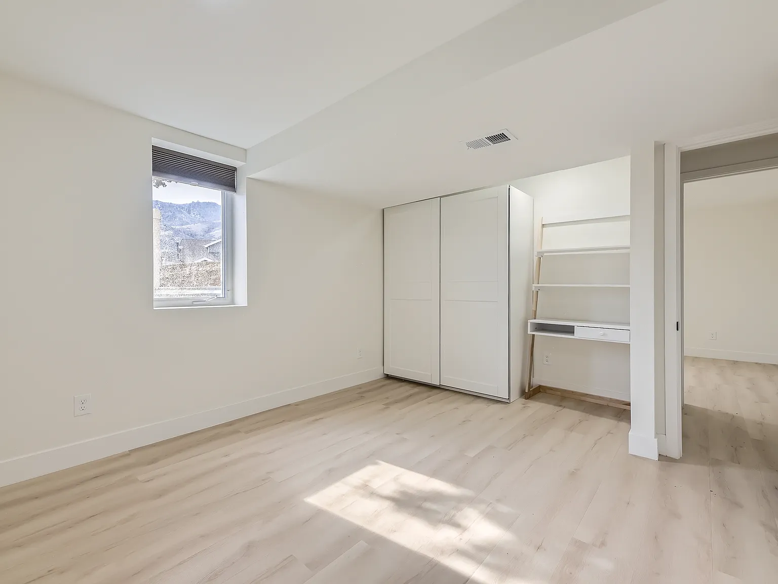 2 bed, 800 sqft, $2,250 — Photo 4