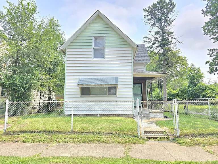 234 Studebaker St — Photo 1
