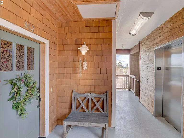 224 N Holladay Dr #201 — Photo 34