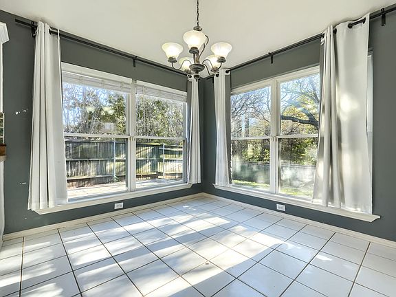 5th image of 1813 Newton Dr
