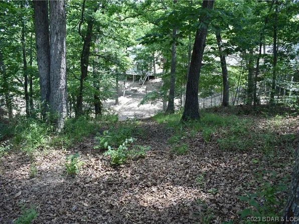 89 Cactus Rd, Lake Ozark, MO 65049