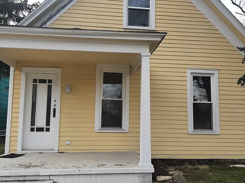 613 La Porte Ave