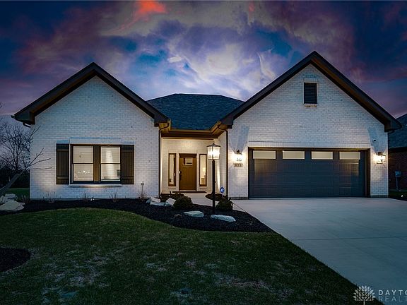 3rd image of 822 Pebble Pl