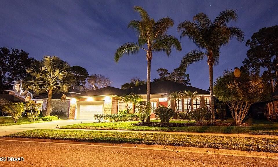 1st image of 839 Clear Lake Dr