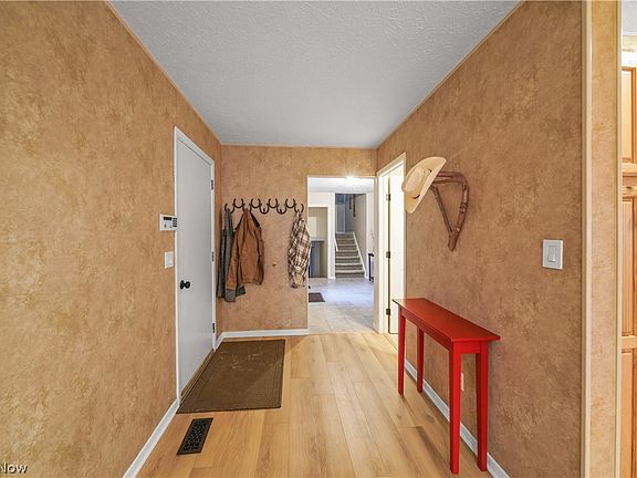 5th image of 8266 Pebble Creek Ct