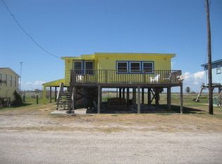 125 Beachfront Dr, Matagorda, TX 77457