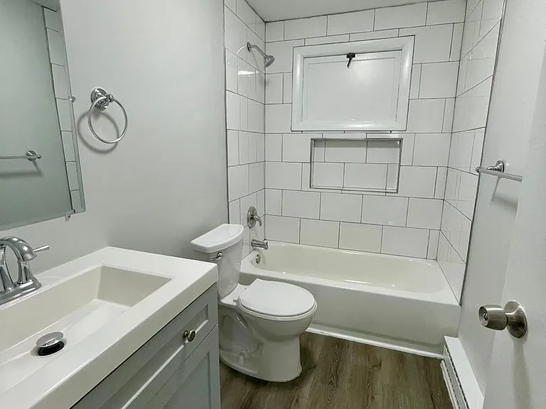 28 Wesley St — Photo 10
