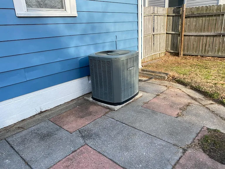 1537 Kingston Ave — Photo 9