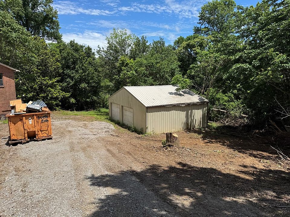 2nd image of 1080 Old Cavalry Rd