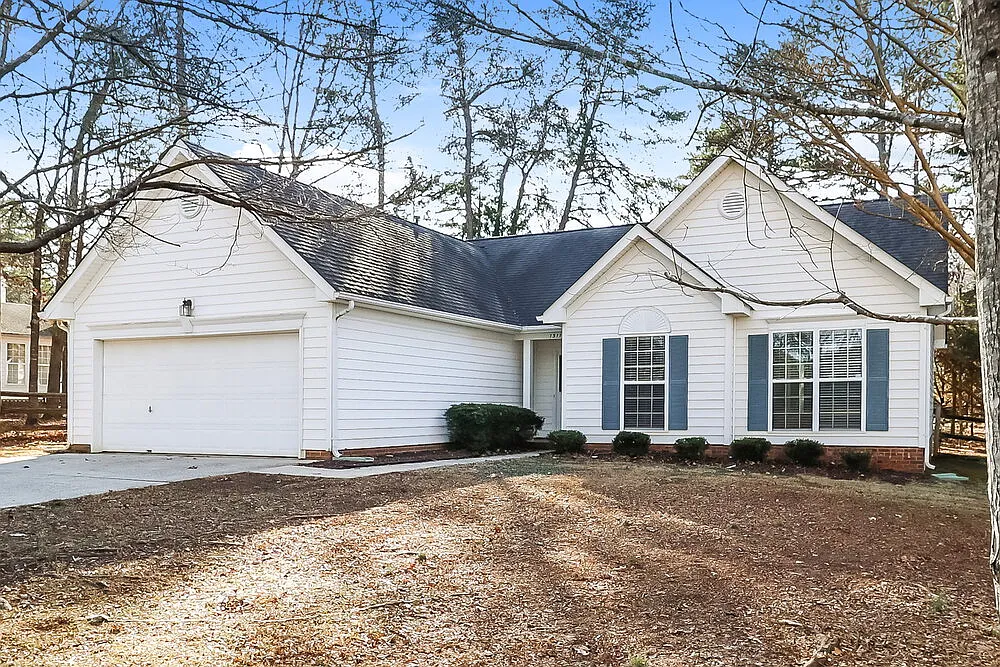 3 bed, 2.0 bath, 1430 sqft, $2,520 — Photo 3