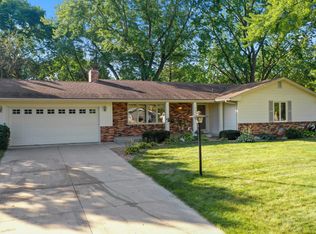 2317 Explorer Ct, Burnsville, MN 55337