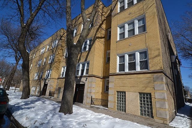 1st image of 4445 N Rockwell St Unit 4